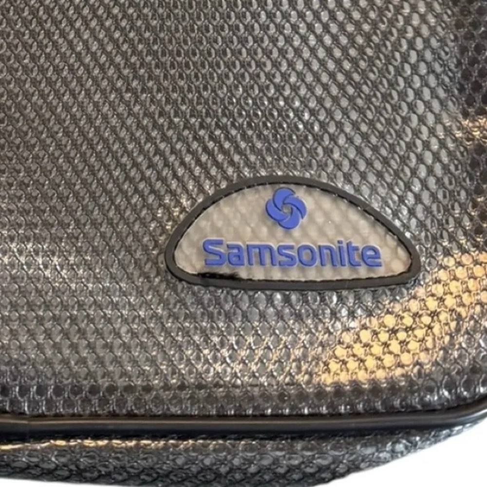 4/$40 Samsonite Metallic Gray Cosmetic Toiletries‎ Organizer Bag